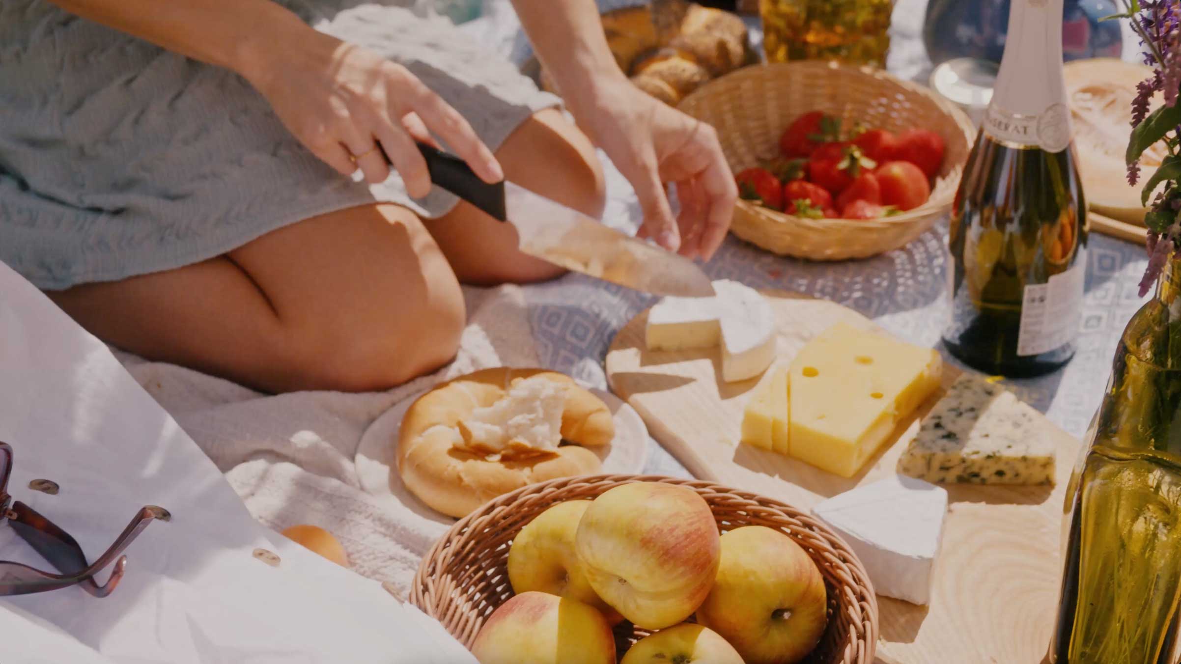 Sunny picnic with food and Maren wine